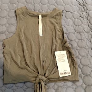 Brand new w/ tags lululemon tank size 4